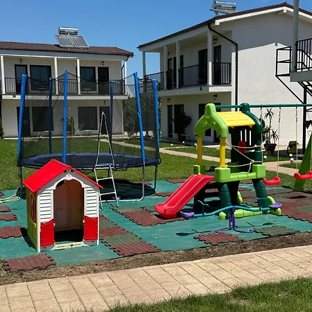 Guest house Complex Turistic N&s 2 Mai