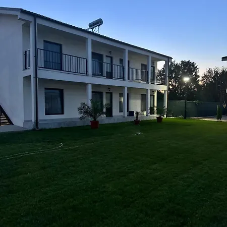 Complex Turistic N&s Guest house 2 Mai