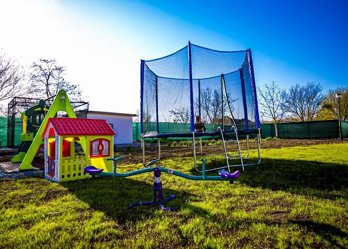 Complex Turistic N&s ゲストハウス